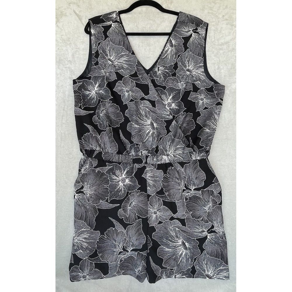 Loft Outlet Romper Womens Size Large Black White‎ Floral Dark Fairy Whimsigoth